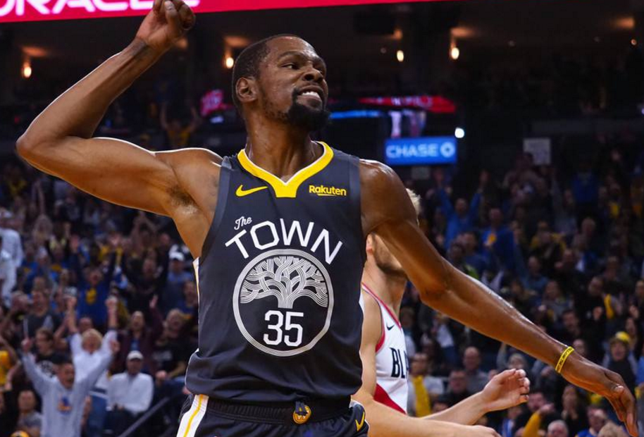 NBA常规赛收官战，库里三分绝杀雷霆，勇士锁定西部第三